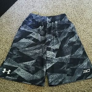 Boys under armour loose basketball shorts